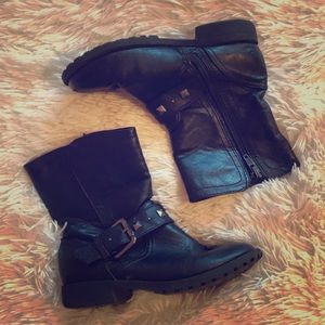 Black little girls boots!